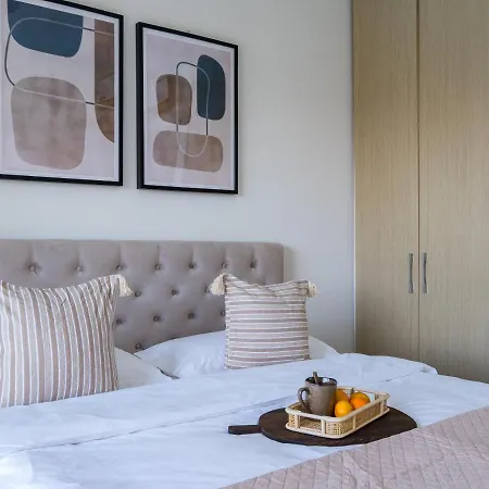 Delightful And Ideally Planned Holiday Studio With Balcony All Yours Apartment