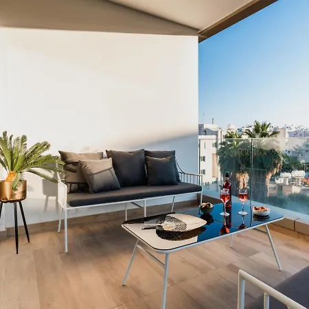 Delightful And Ideally Planned Holiday Studio With Balcony All Yours * Limassol